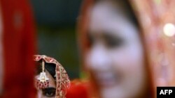 Пакистанская девушка в одежде невесты. Иллюстративное фото.