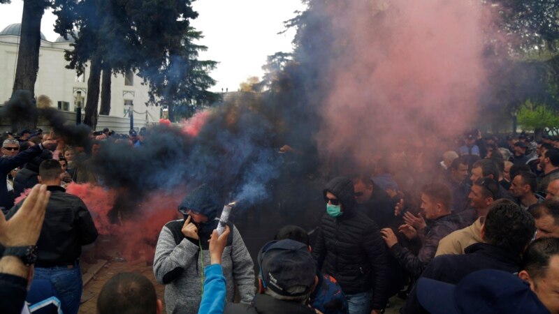 Албанската опозиција денеска на масовен протест пред Владата