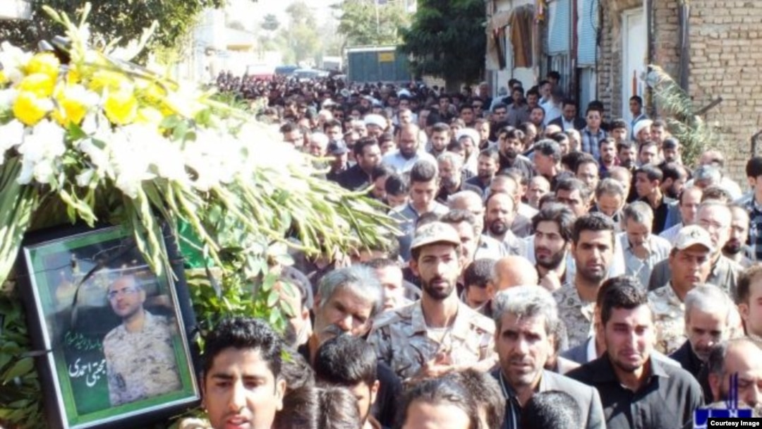 مراسم تشییع جنازه مجتبی احمدی؛ عکس از وبسایت «کمال مهر»