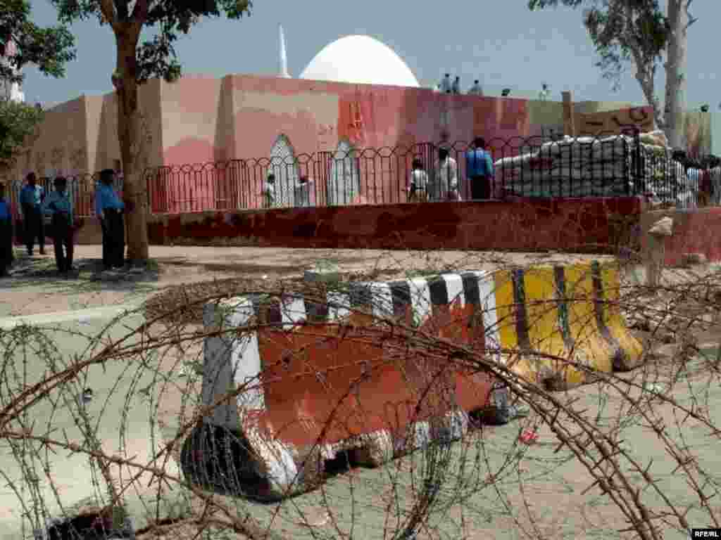 Масҷиди Сурх пас аз ду сол #9