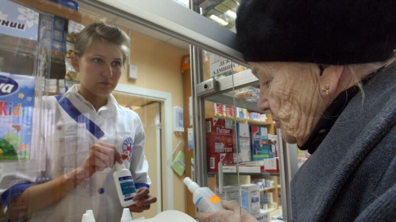 Zabrinuti Rusi gomilaju lekove usled nestašice i poskupljenja
