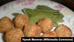 Falafel yeməyi