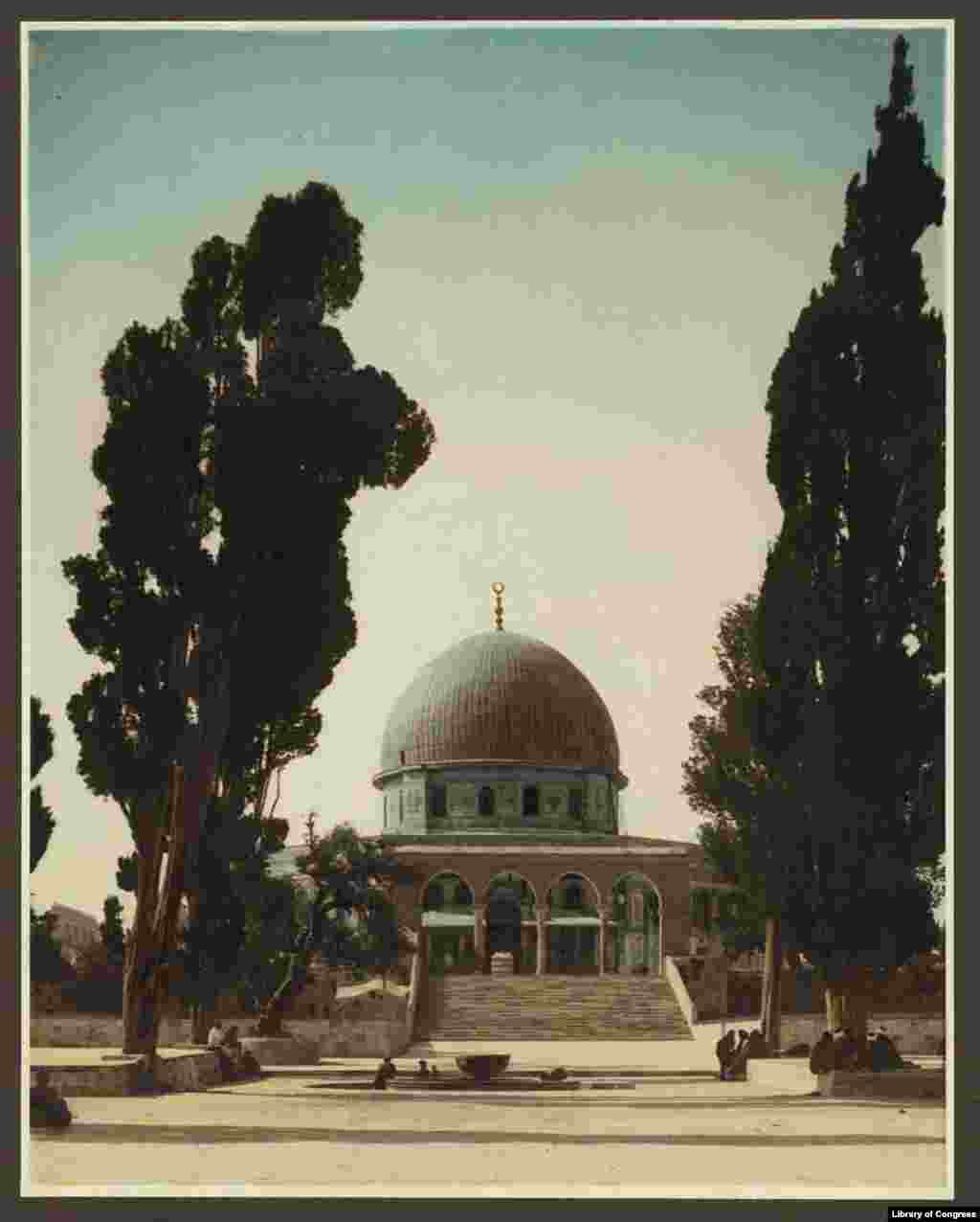 The Dome of the Rock, in Jerusalem, bears great religious significance for Muslims, Jews, and Christians.