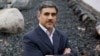 حسین عليزاده دومين ديپلمات ايرانى در اروپاست كه مى گويد در اعتراض به نتيجه انتخابات دهم رياست جمهورى از مقام خود كناره گيرى کرده است. 