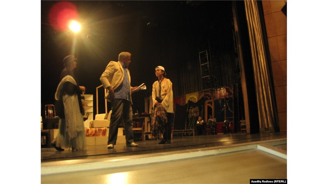 Teatrda məşq zamanı