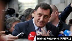 Milorad Dodik pred početak sastanka sa Fueleom