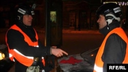 Корреспонденты Радіо Свобода Андрей Дубчак и Дмитрий Джулай на Евромайдане, архивное фото, 21 декабря 2013 года