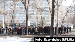 Ҷамъомади тарафдорони ҳизби Ота Ҷурти Қирғизистон дар Бишкек
