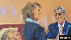 Schiță de la proces cu procurorul Susan Hoffinger chestionându-l pe fostul avocat al lui Trump, Michael Cohen, la 13 mai. În colțul din stânga, jos, fostul președinte.