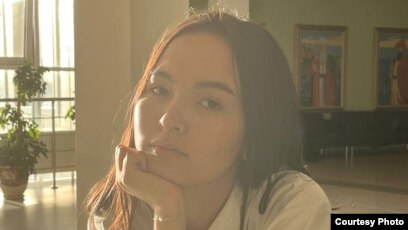 Анасы мен қызы лесбияндық секс Интернеттегі порно трейлерлер