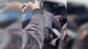 Скриншот видео, на котором пять полицейских задерживают девочку в Петербурге. Елена Валицкая/"ВКонтакте"