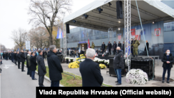 Vukovar je 18. novembra obeležio tridesetu godišnjicu sloma hrvatske odbrane grada u ratu u Hrvatskoj 1991. godine. 