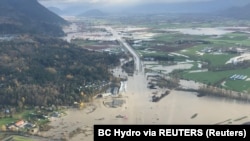 Pamje të vërshimeve në rajonin kanadez, British Kolumbia më 16 nëntor.