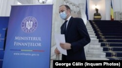 Propunerea ca subvenția partidelor să fie suplimentată cu 100 de milioane de lei a venit de la fostul ministru de Finanțe, Florin Cîțu. Noul ministru de Finanțe nu a fost de acord cu majorarea subvenției. Imagine cu Dan Vîlceanu, august 2021 