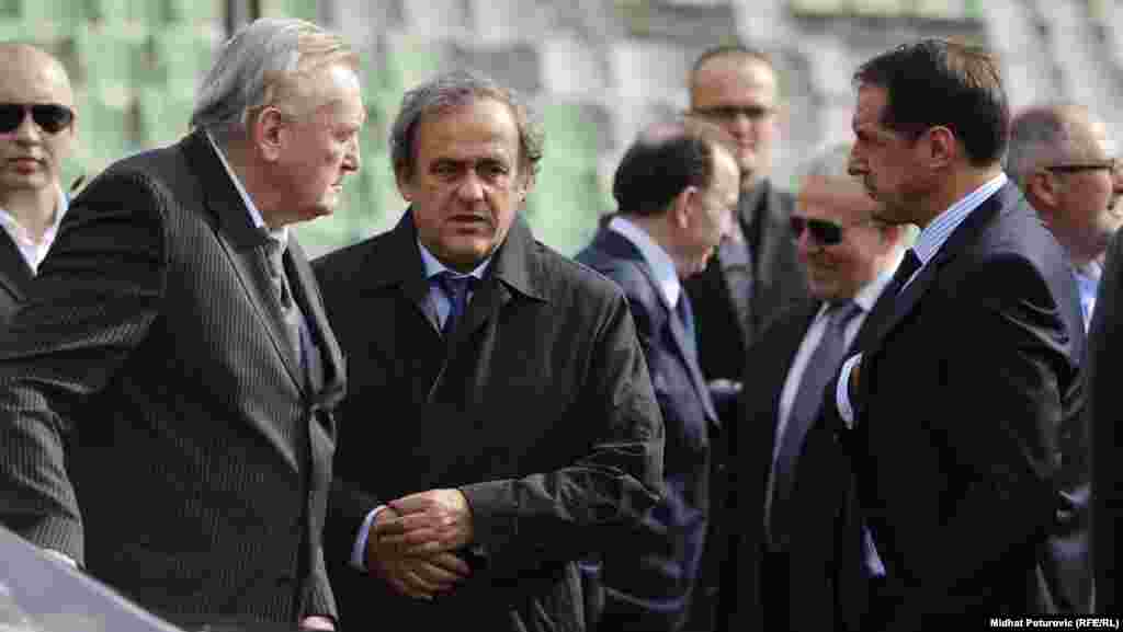 BiH - Ivica Osim, Michel Platini i Faruk Hadžibegić; Delegacija Europske nogometne asocijacije (UEFA) predvođena predsjednikom Michelom Platinijem bila je u zvaničnoj posjeti Sarajevu, 2.oktobar 2012. Foto: RSE / Midhat Poturović