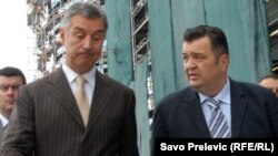 Milo Đukanović i Duško Knežević 2010. godine obilaze gradilište Atlas capital centra.