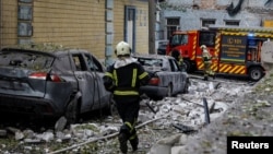 Distrugeri în urma noilor atacuri rusești asupra capitalei Ucrainei, Kiev, pe 25 septembrie 2026.