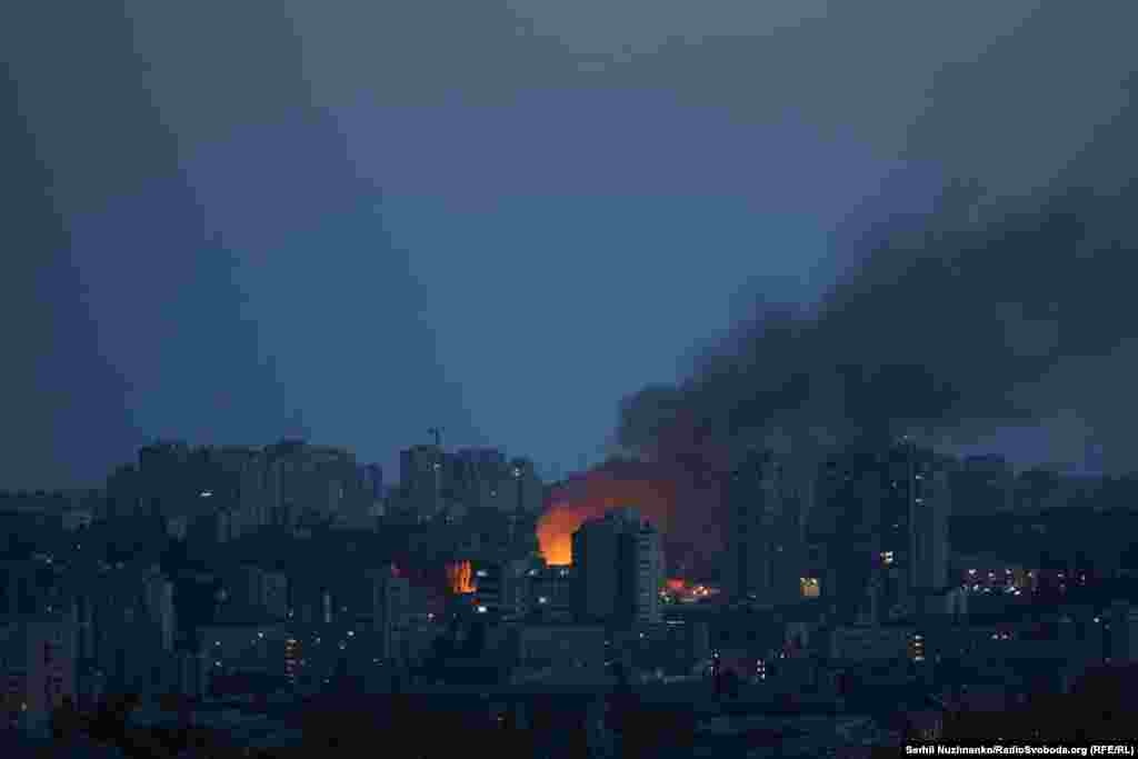 Пожежа внаслідок російського обстрілу в одному з районів Києва, 6 червня 2025 року