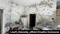 
За даними ОВА, близько 09:15 російські війська обстріляли один із закладів охорони здоровʼя у Херсоні