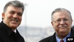 Turkish President Abdullah Gul and his Iraqi counterpart Jalal Talabani