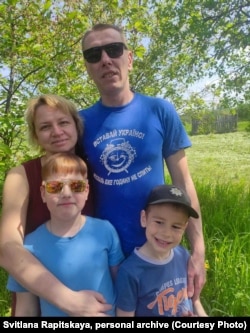 Васіль Рапіцкі з сям'ёй. Фота з прыватнага архіву