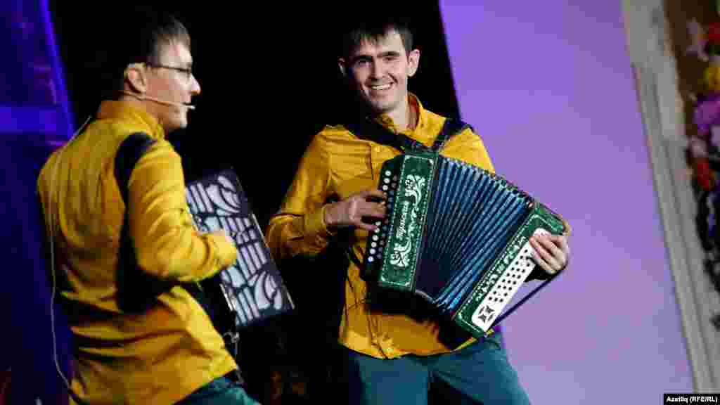 Баянчылар (с) Роберт Хәлилов һәм Фидан Хәлиуллин