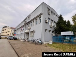Zgrada Centra za socijalni rad u Novom Sadu, gde je prijavljeno više od 440 birača.