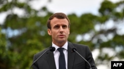 Франциянын президенти Эммануэл Макрон Австралиядагы маалымат жыйынында. 2-май, 2018-жыл.