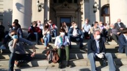 Protest opozicije ispred Skupštine Srbije 30. aprila
