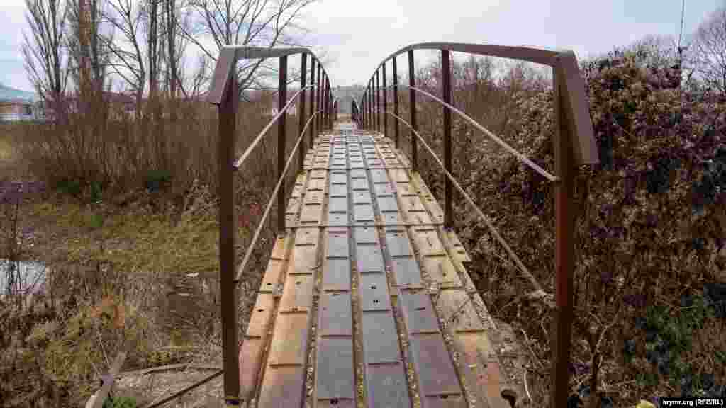 Арочный железный мост через Салгир в районе Доброго-2