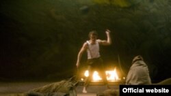 Сцена из "Преступления и наказания" в постановке Андреи Брет