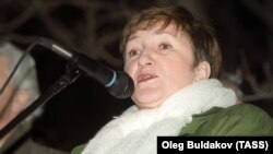 Galina Starovoitova, a democratic reformer, and co-chair of the Democratic Russia party, was shot dead near the door to her apartment in St. Petersburg on November 20, 1998. 