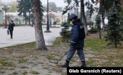 Forțe speciale în apropierea locului unde Angela Merkel se va întâlni cu Poroșenko astăzi în Kiev, 1 nov., 2018