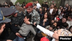 Armenia - Riot police detain young opposition activists in Yerevan, 9Apr2013.