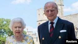 Каралева Лізавета ІІ і прынц Філіп падчас адзначэньня яго 99-годзьдзя 9 чэрвеня 2020
