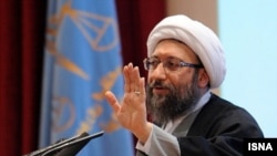 رئیس قوه قضائیه ایران می‌گوید که فهرست وکلای تایید شده تنها مربوط به تحقیق مقدماتی (بازجویی) است.