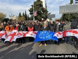 Пратэстоўцы каля ЦВК Грузіі