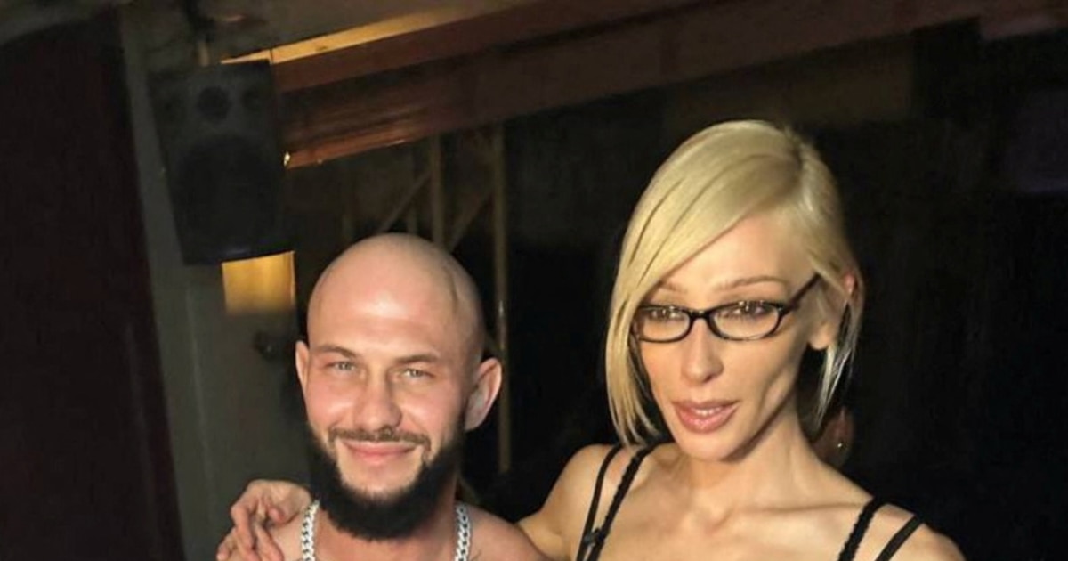 Жалаңаш венгр әйелінің суреті