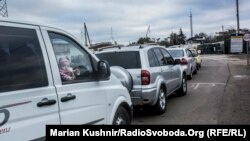 Иллюстрационное фото. Очередь на КПВВ «Зайцево». Майорск, 21 октября 2016 года