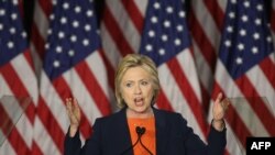 Hillary Clinton pronunță discursul de politică externă la Balboa Park la San Diego, California. 