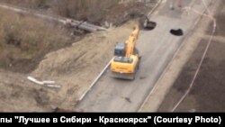 Провал на дороге в Красноярске