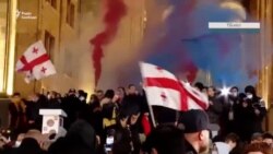 У Грузії тривають протести: опозиціонери вийшли на мітинг у Тбілісі (відео)