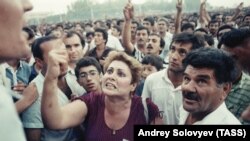 Митинг после трехдневной забастовки большинства предприятий Баку на площади Ленина, 1989 год 