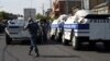 Ереванда полиция кызматкерлери барымтага алынды