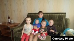 Светлана Томилена с детьми (фото 2013 года)