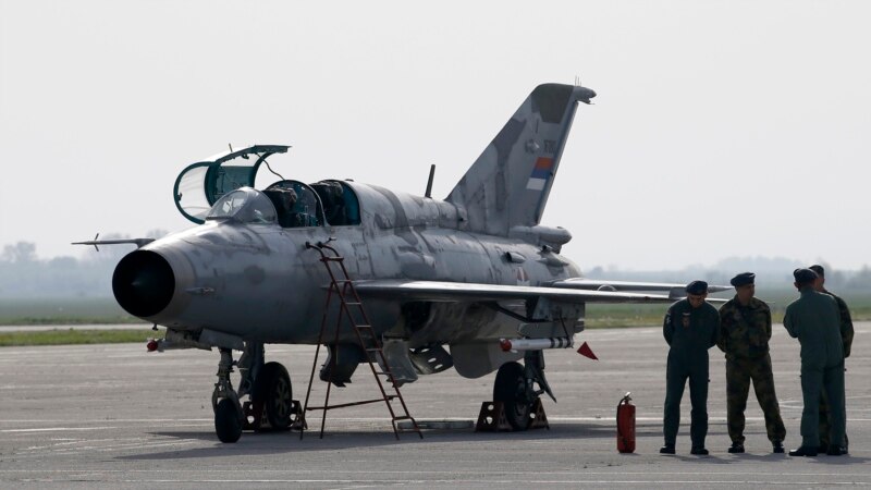 Двајца српски пилоти загинаа при пад на воен МиГ-21 