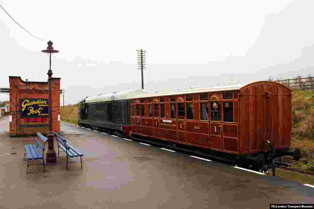 An old-fashioned carriage pauses between test runs at Quorn Station.