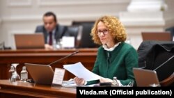  Министерката за одбрана Радмила Шекеринска