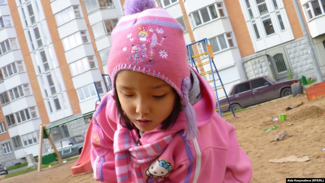 Aida's daughter Bermet didn't find a very warm welcome in Russia.