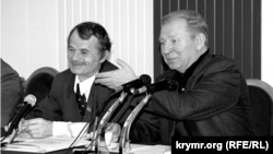 Мустафа Джемилев и президент Украины Леонид Кучма в Бахчисарае. Крым, 10 ноября 2000 года